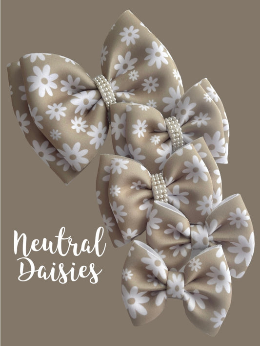 Neutral Daisy Puffs